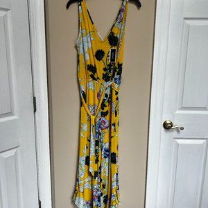 NWT JUMPSUIT YELLOW - M